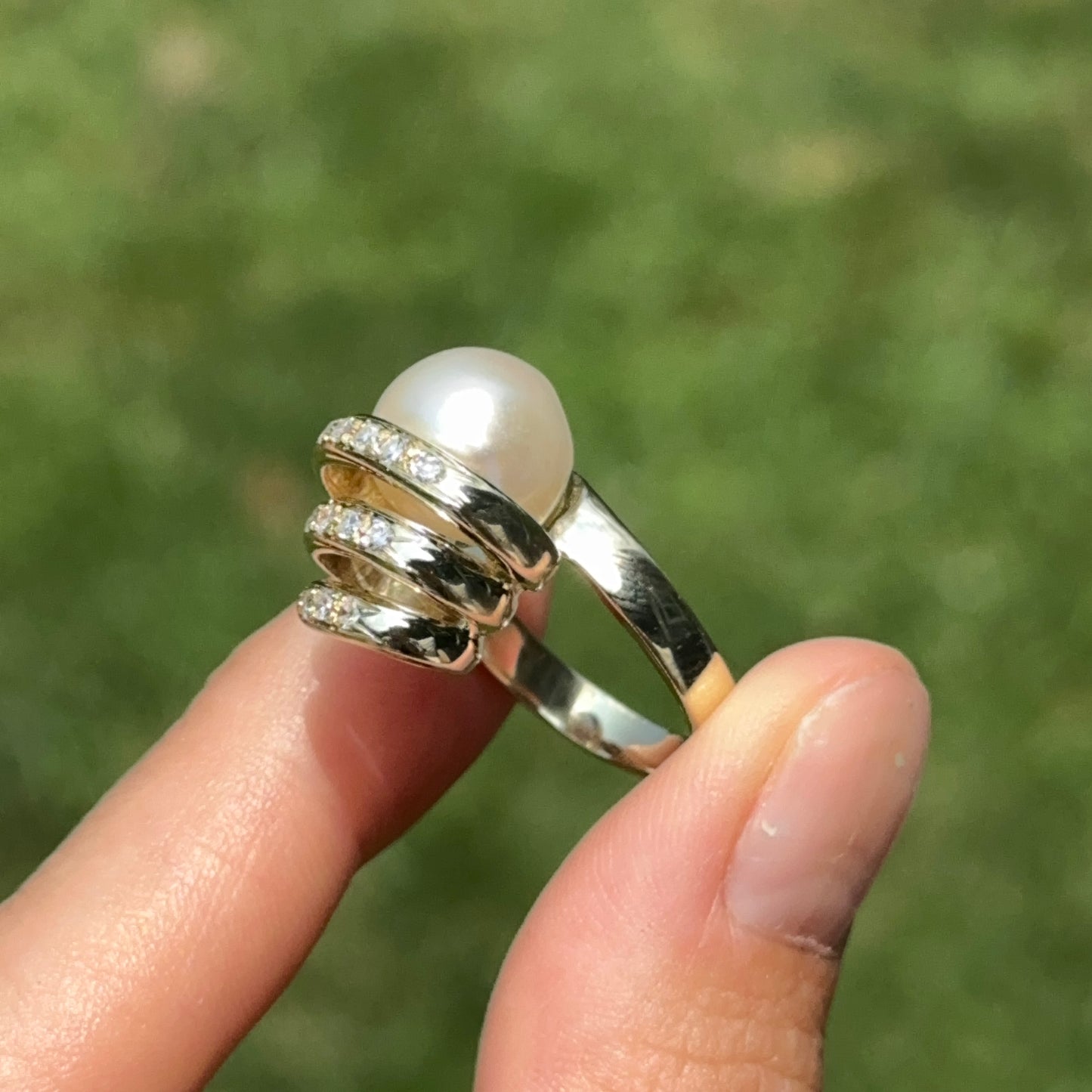 Estate 14KT Yellow Gold Near Round + Bead Set Diamond Ring