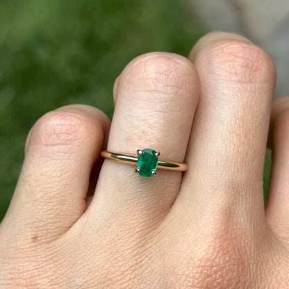 Estate 14KT Yellow Gold Oval Emerald Solitaire Ring
