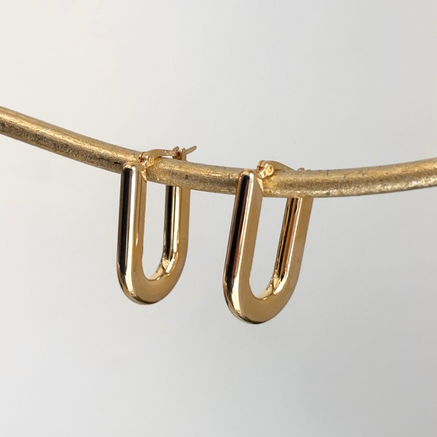 14KT Yellow Gold Oval Tube Hoop Earrings