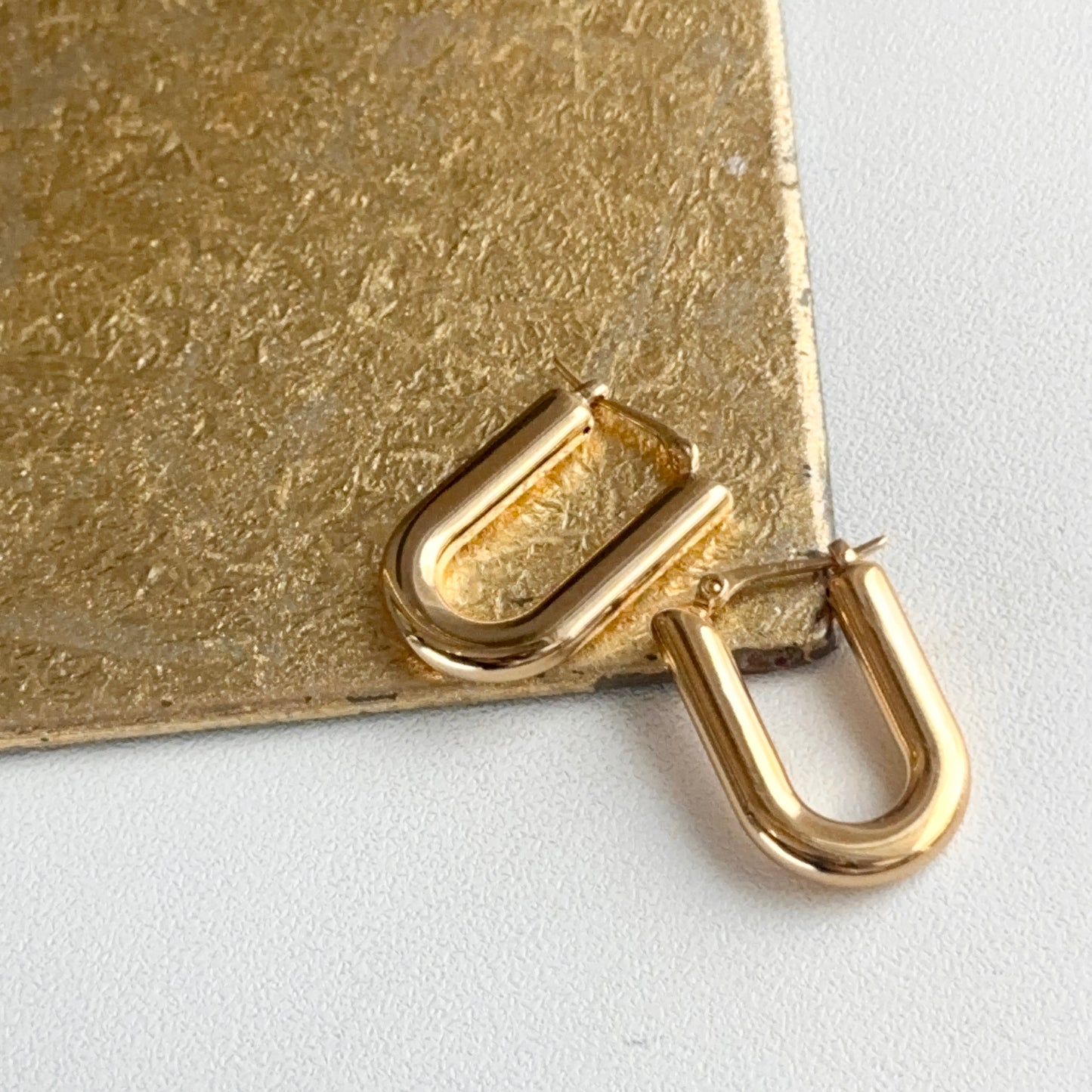 14KT Yellow Gold Oval Tube Hoop Earrings