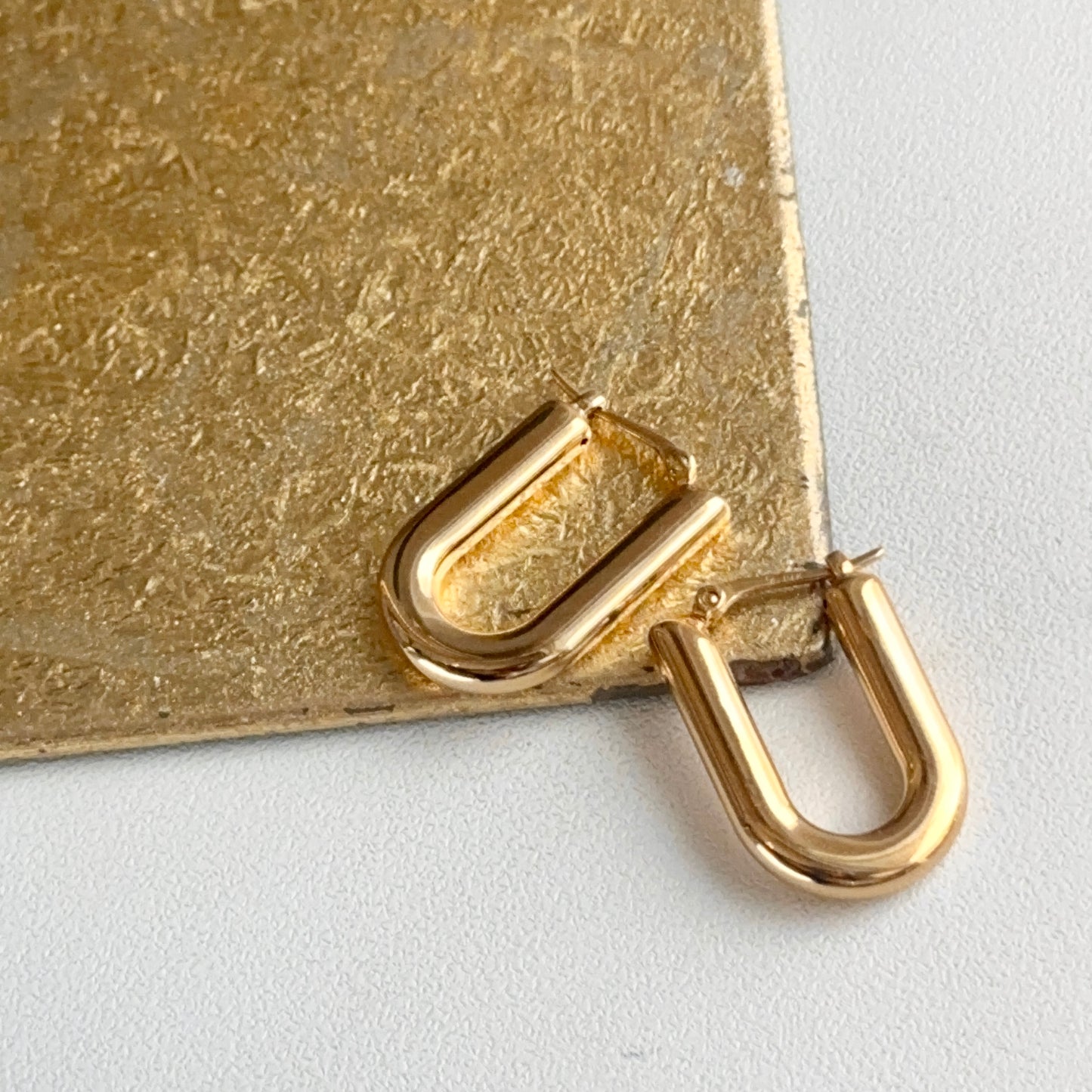 14KT Yellow Gold Oval Tube Hoop Earrings