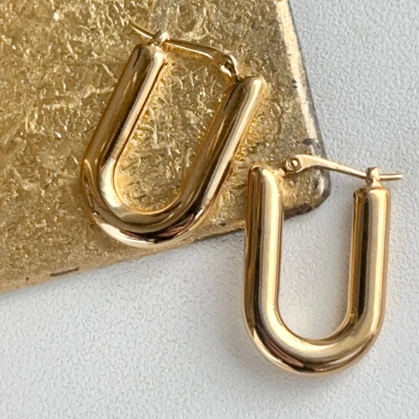 14KT Yellow Gold Oval Tube Hoop Earrings