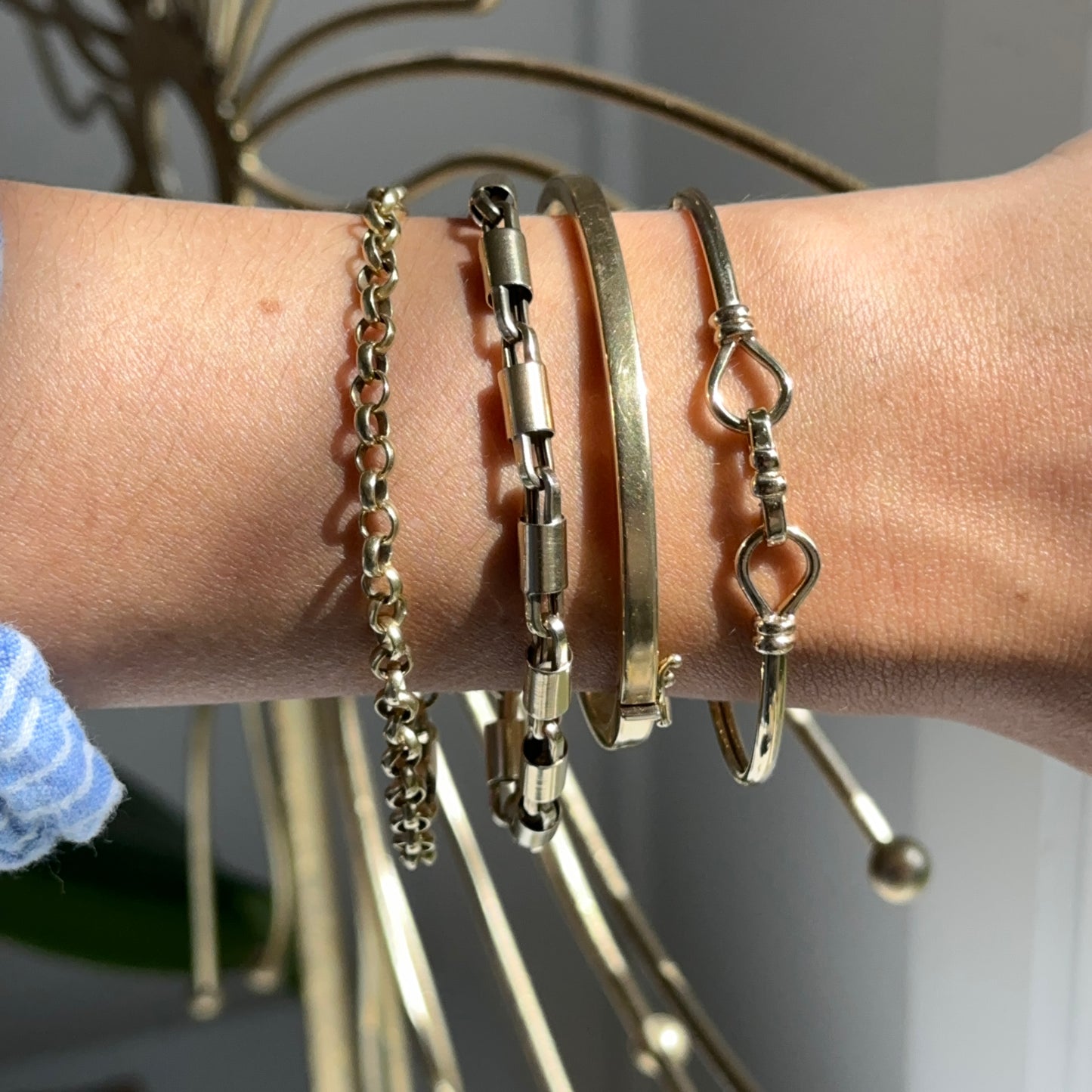 14KT Yellow Gold Double Hook Bangle Bracelet