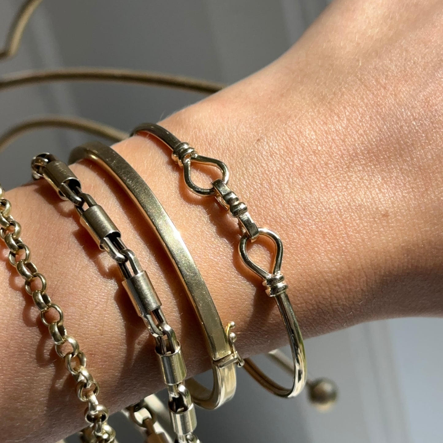 14KT Yellow Gold Double Hook Bangle Bracelet