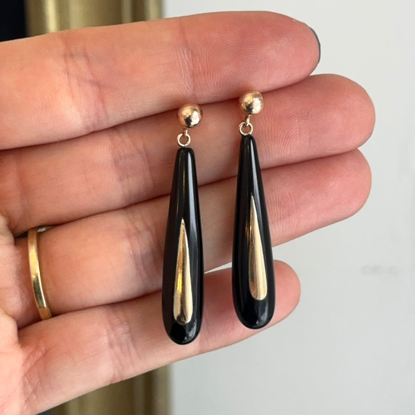 Estate 14KT Yellow Gold Long Teardrop Black Onyx Ball Dangle Earrings