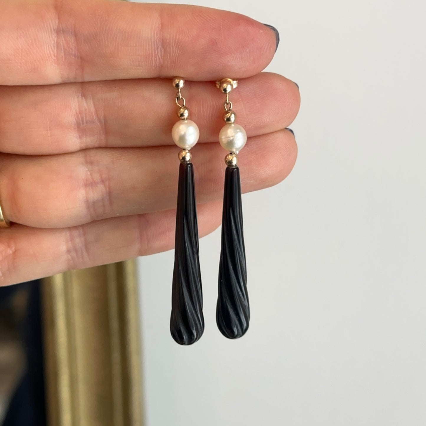 Estate 14KT Yellow Gold Long Teardrop Black Onyx + Cultured Pearl Earrings