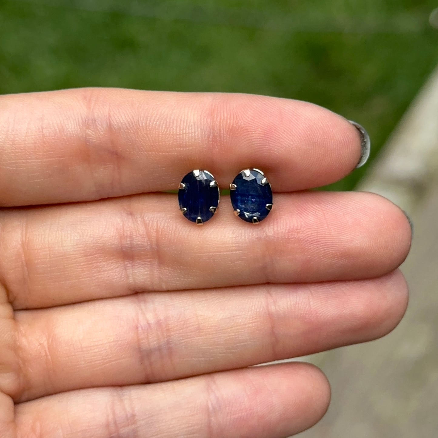 Estate 10KT Yellow Gold Oval 4.21 CT Blue Sapphire Stud Earrings