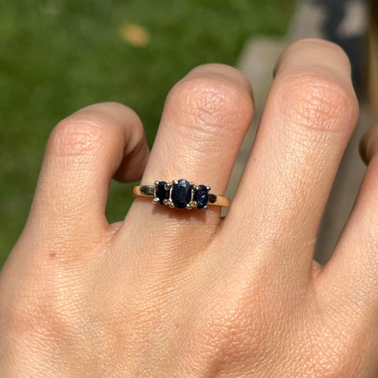 Estate 10KT Yellow Gold 3 Stone Oval Blue Sapphire Ring