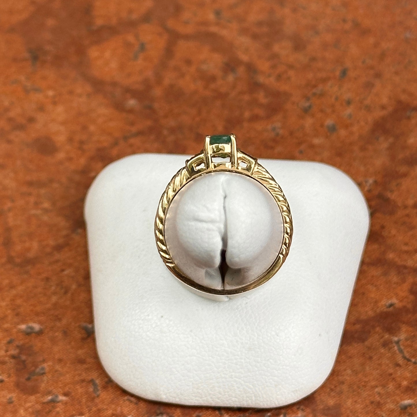 10KT Yellow Gold Round Emerald + Round Diamond Twisted Ring