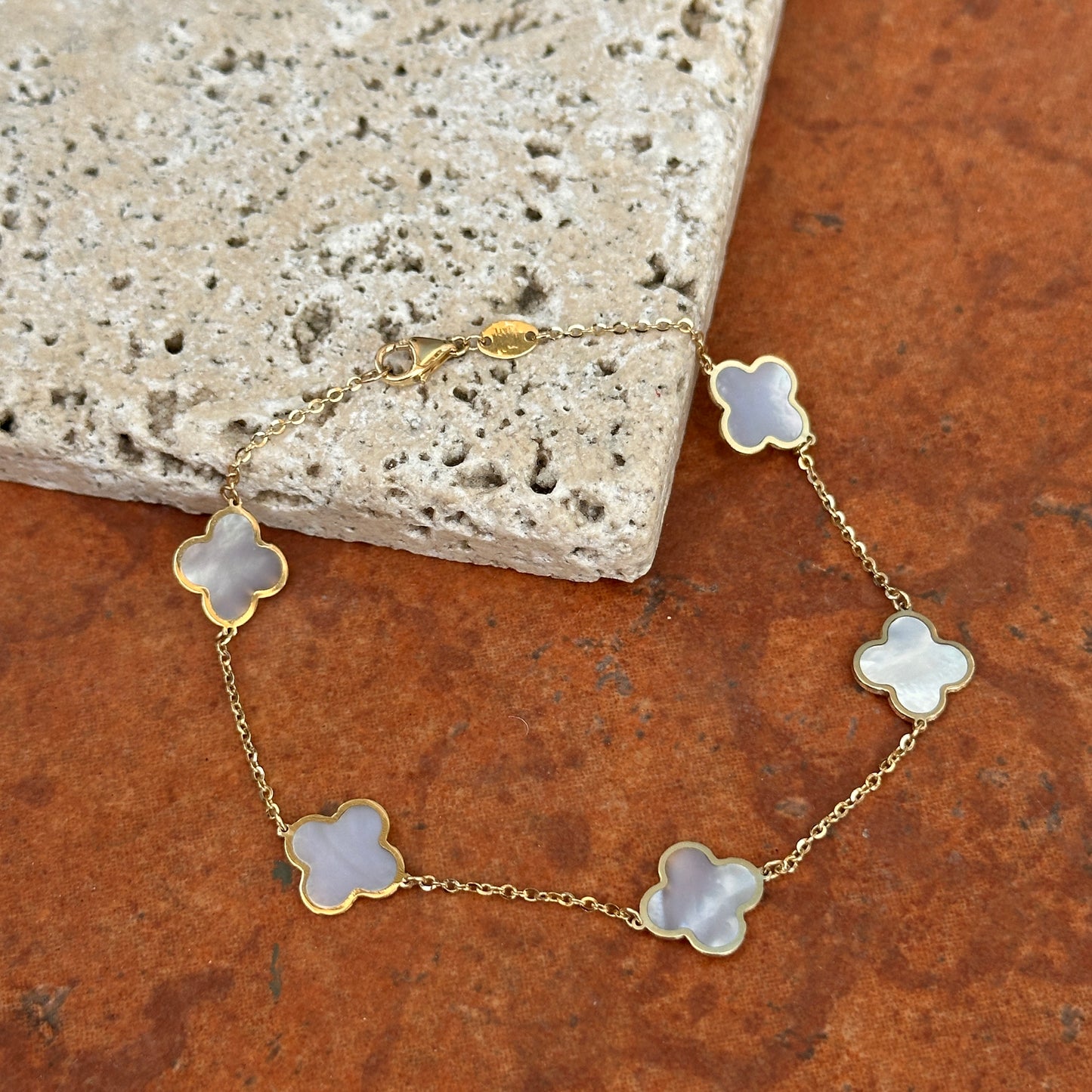 14KT Yellow Gold Mother of Pearl 4 Leaf Cover Charm Chain Bracelet