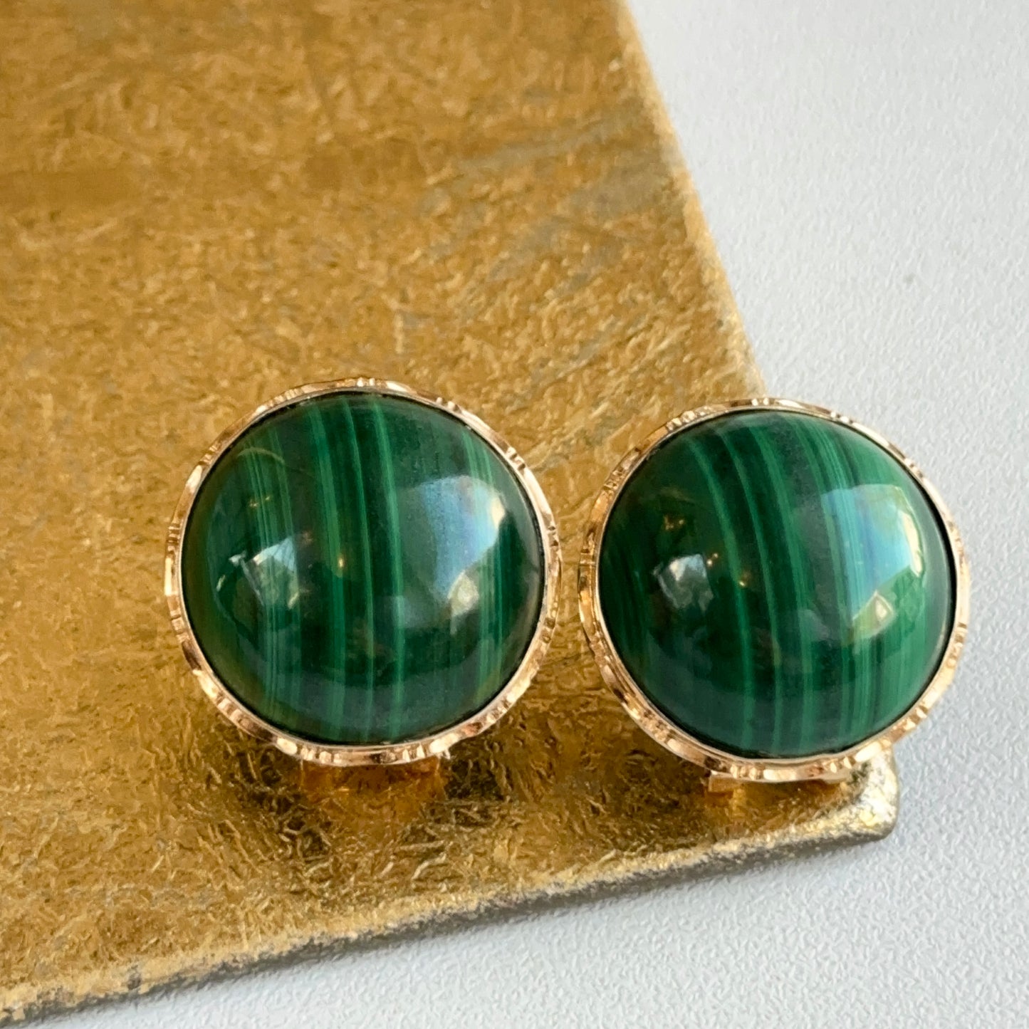 Estate 14KT Yellow Gold Round Cabochon Green Malachite Omega Earrings