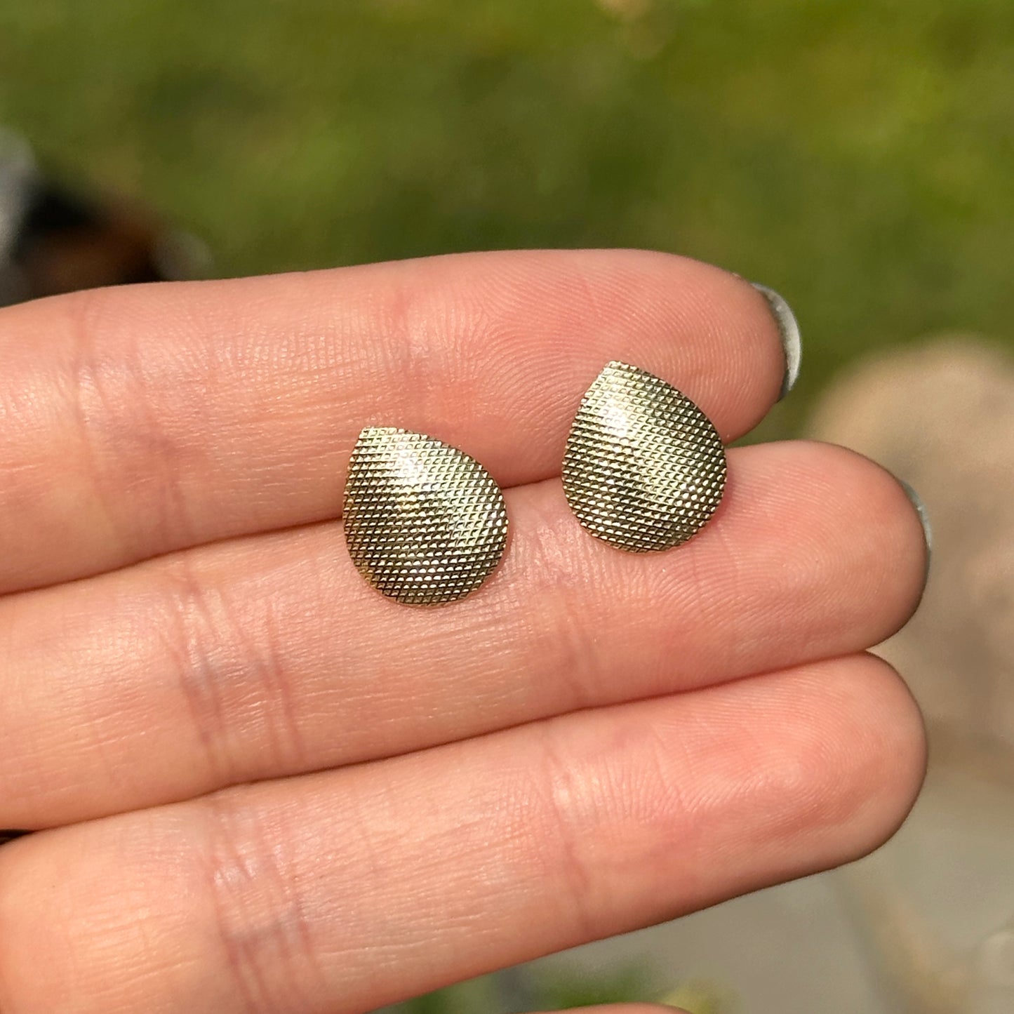 10KT Yellow Gold Teardrop Textured Stud Post Pierced Earrings