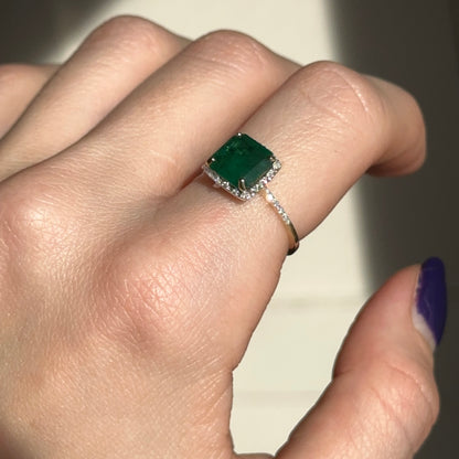 Estate 14KT Yellow Gold Square Emerald + Diamond Halo Ring Size 7.25