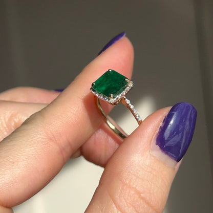 Estate 14KT Yellow Gold Square Emerald + Diamond Halo Ring Size 7.25