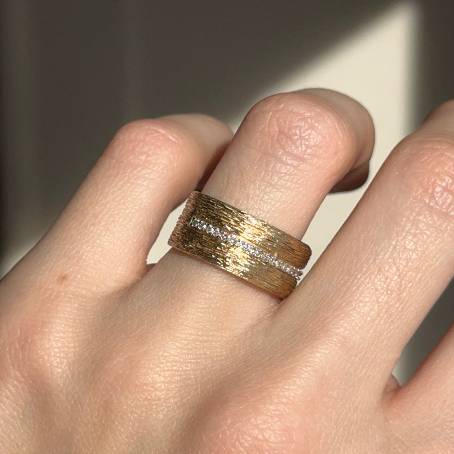 Vintage 14KT Yellow Gold Textured Diamond Cigar Band Ring 6.75