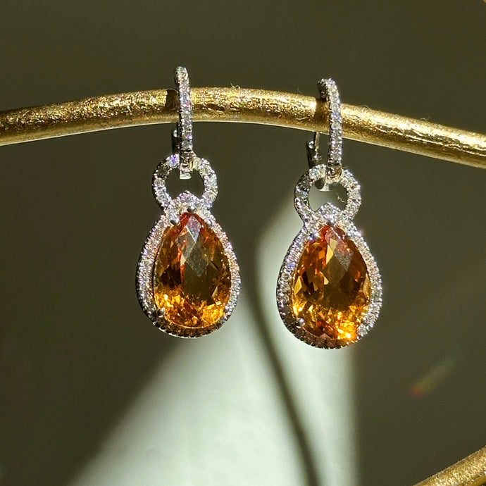 LV Gold Flat Stud Earrings – Liberato Stilè  Stud earrings, White gold earrings  studs, Jewelry