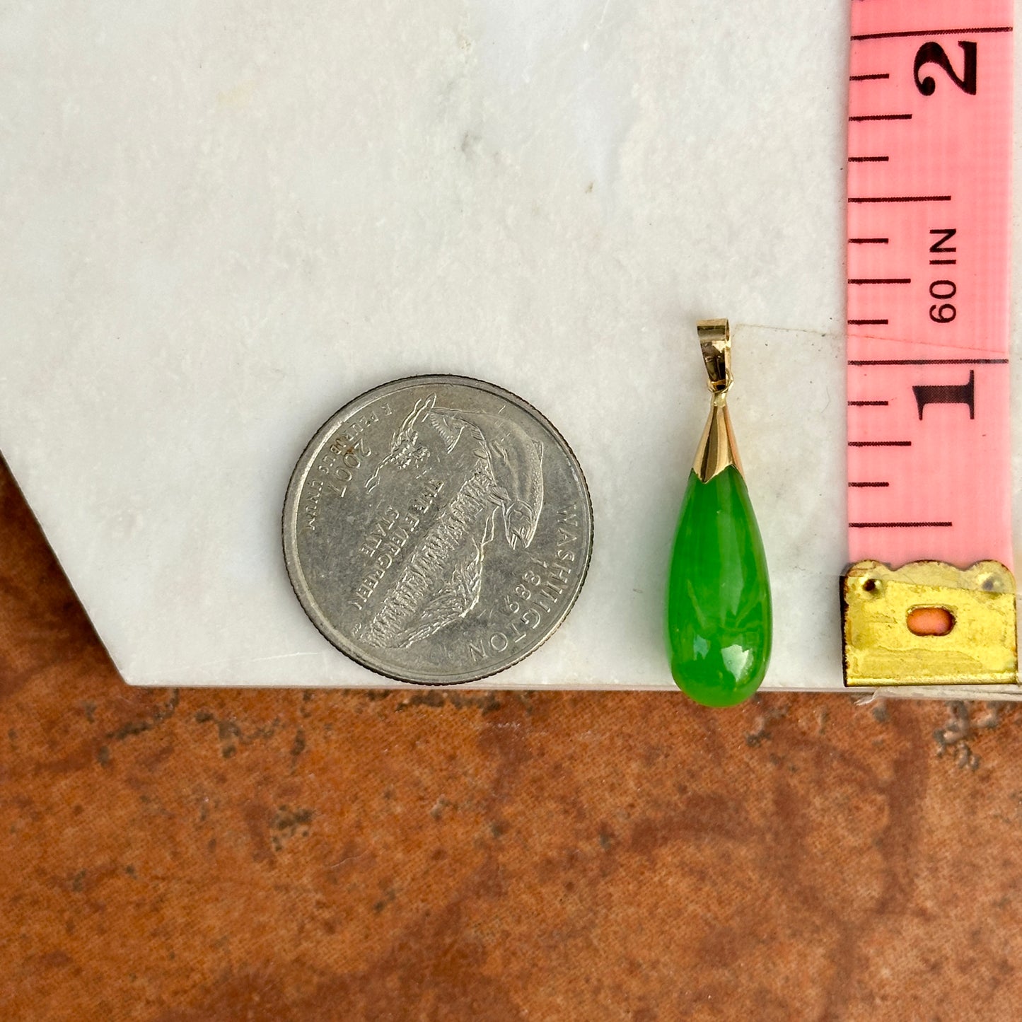 Estate 14KT Yellow Gold Teardrop Jade Pendant