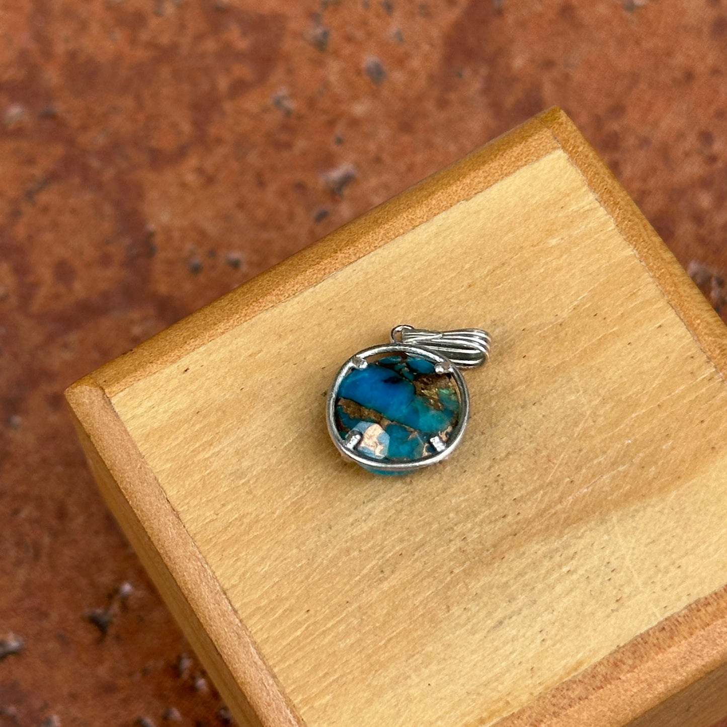 Sterling Silver Round Cabochon Turquoise Twisted Bezel Pendant