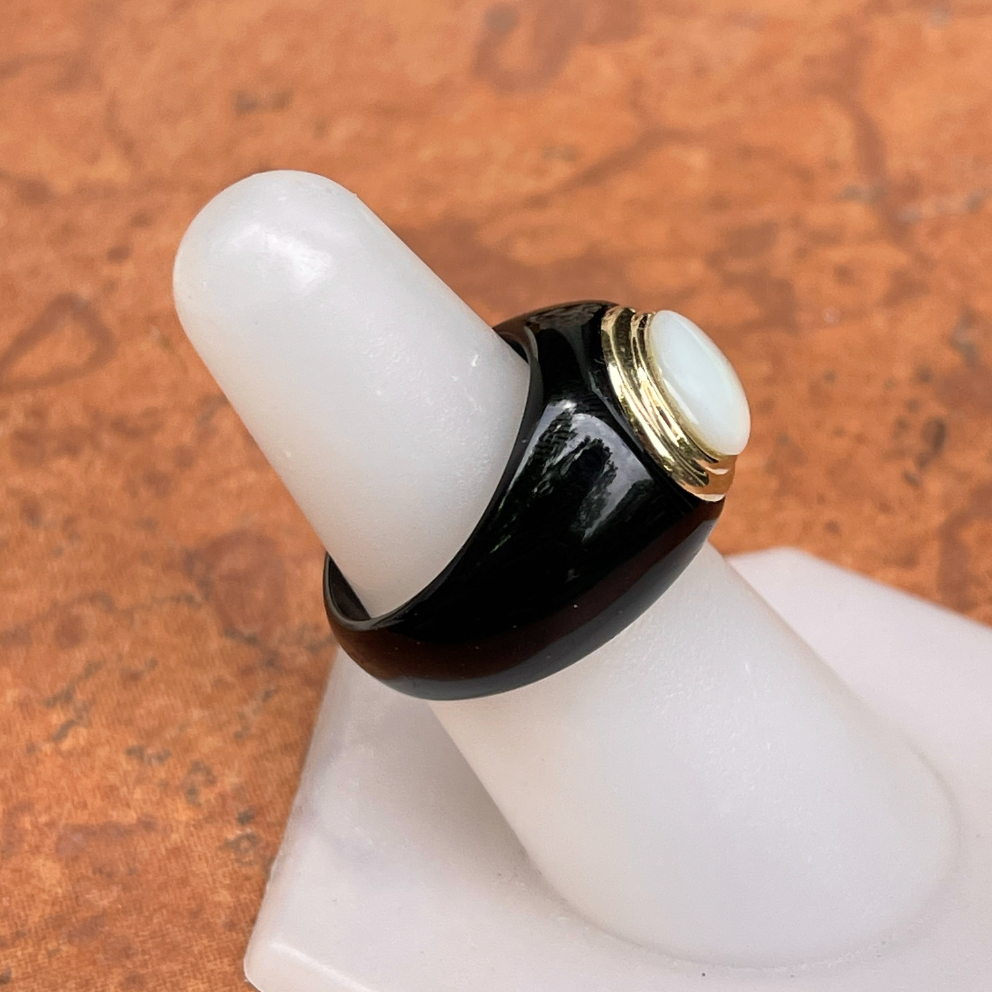 Estate 14KT Yellow Gold Black Onyx + Mother of Pearl Domed Ring