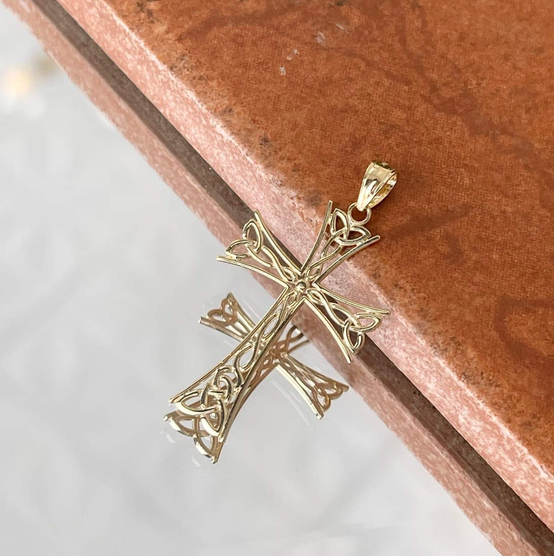 14KT Yellow Gold Celtic Knot Weave Cross Pendant