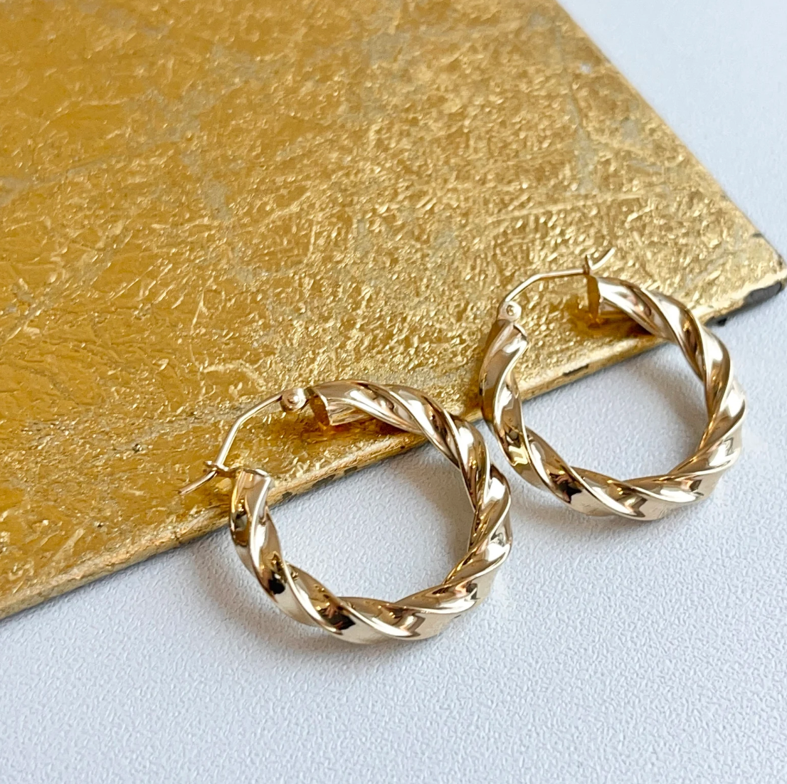 14KT Yellow Gold Twisted Tube Round Hoop Earrings 26mm