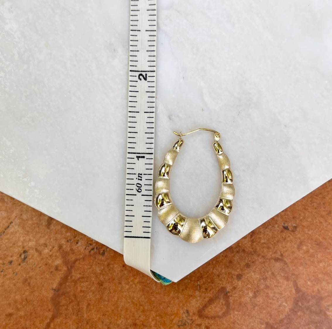 10KT Yellow Gold Scalloped Satin Hoop Earrings