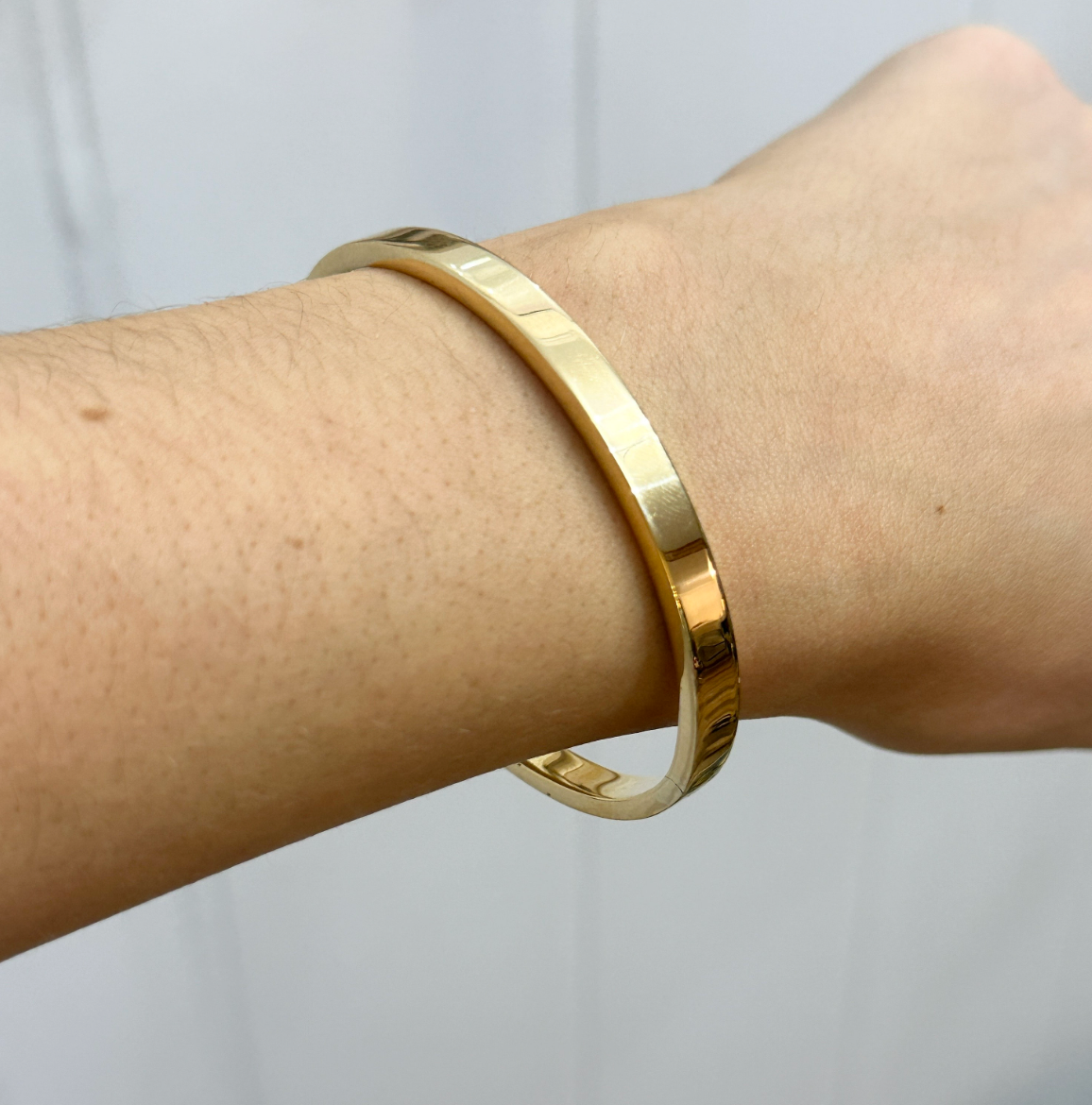 14KT Yellow Gold Flat Oval 6mm Wide Bangle Bracelet – LSJ