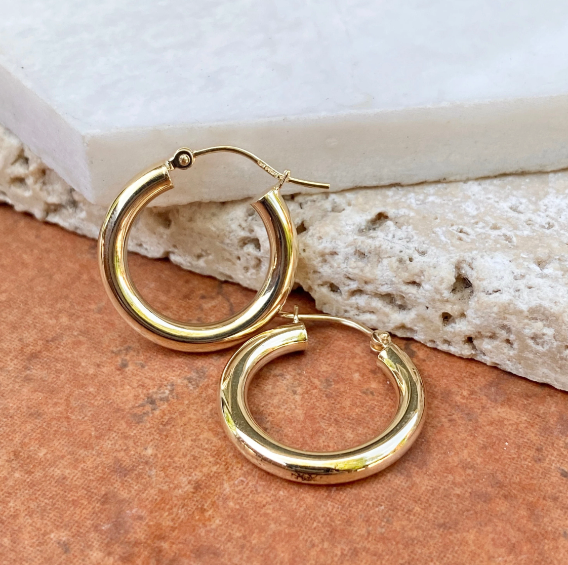 10KT Yellow Gold 3mm Tube Round Hoop Earrings 20mm