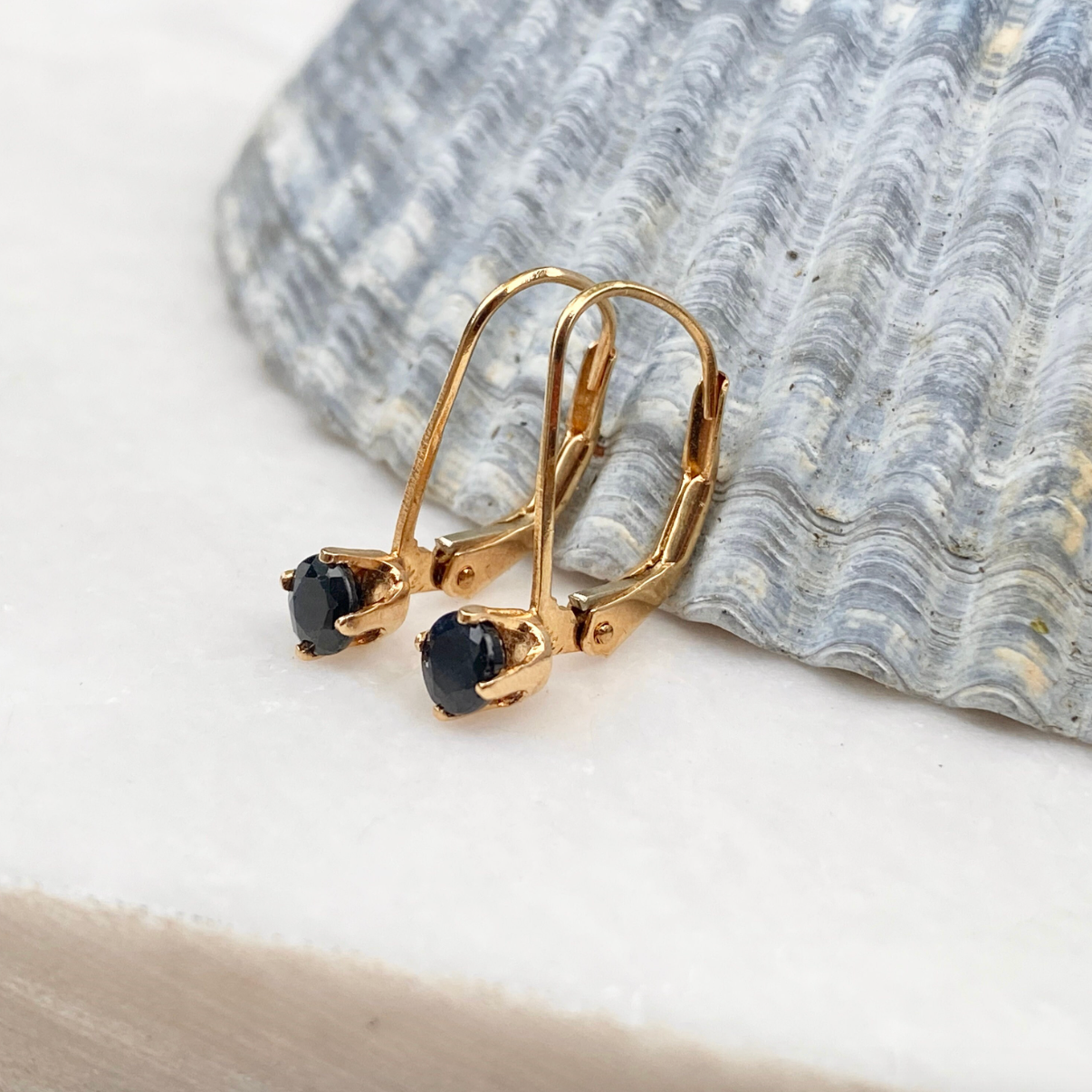 14KT Yellow Gold Round Blue Sapphire Lever Back Earrings