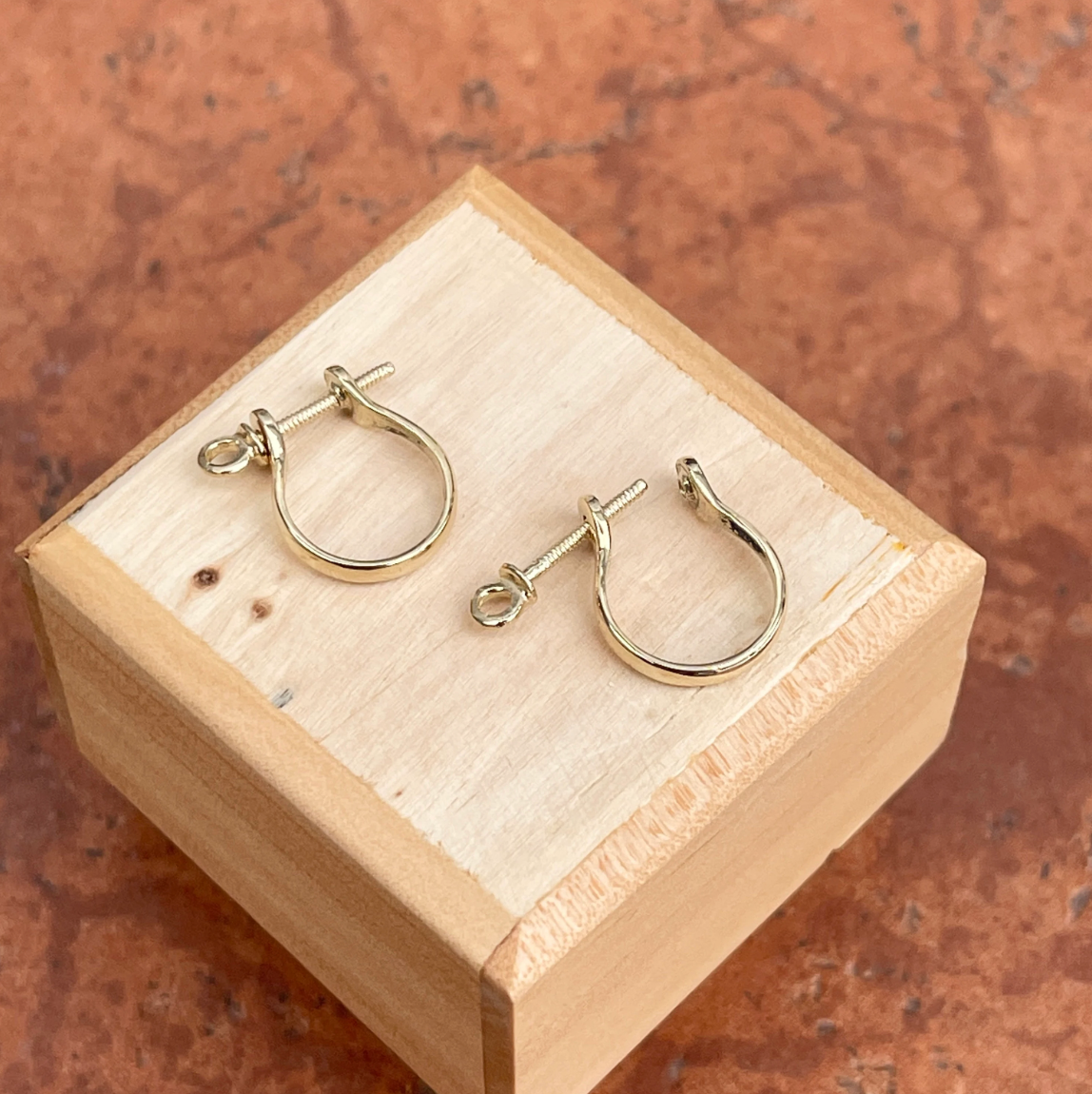 14kt Yellow Gold Shackle Screw In Hoop Earrings
