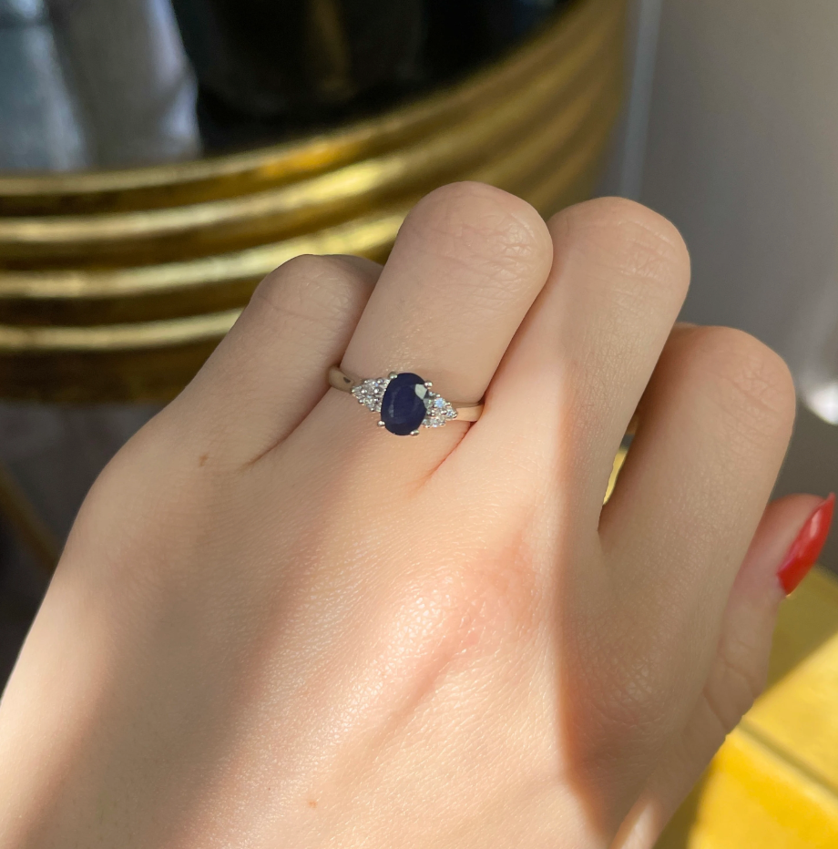 Estate 14KT White Gold Oval 1.00 CT Blue Sapphire + Diamond Accent Ring