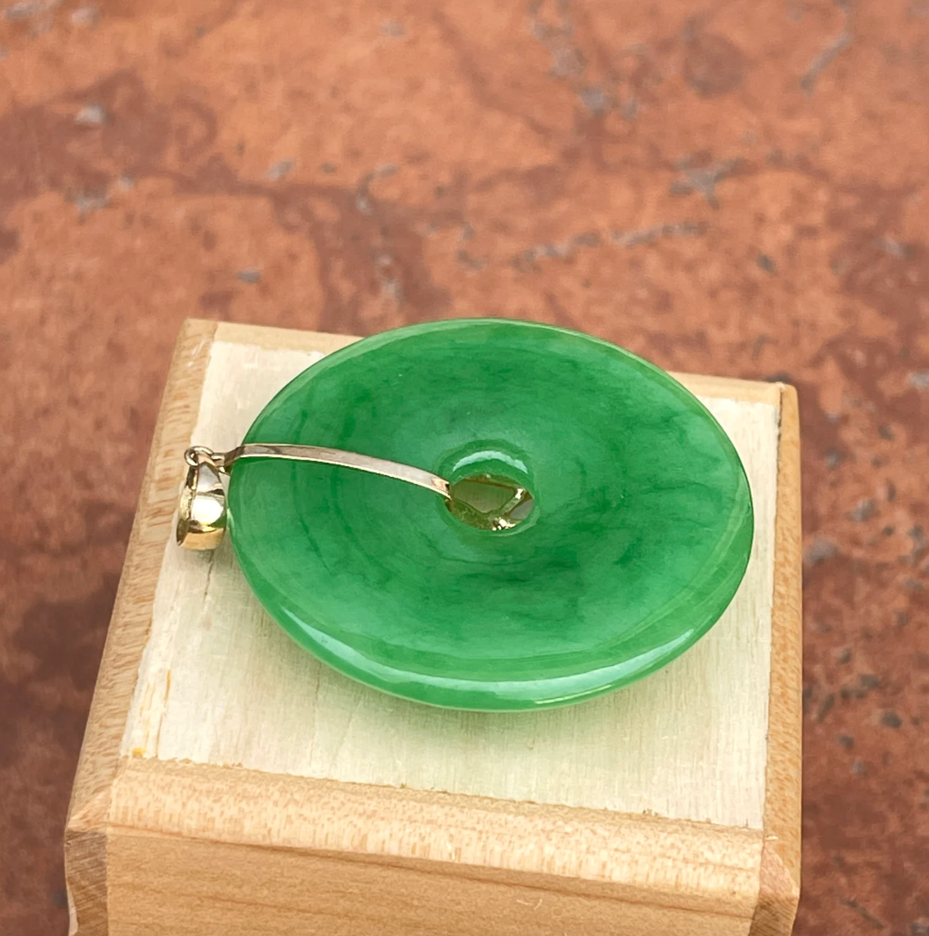 Estate 14KT Yellow Gold Round Jade Medallion Pendant