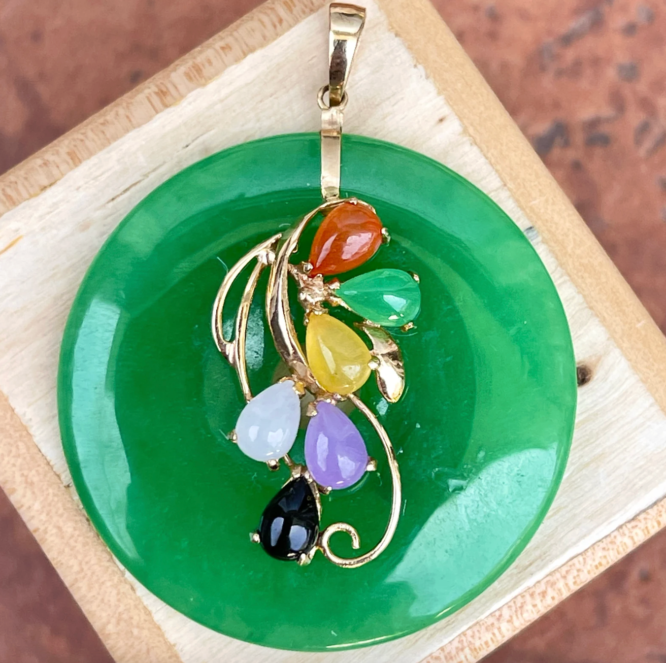 Estate 14KT Yellow Gold Round Jade Medallion Pendant