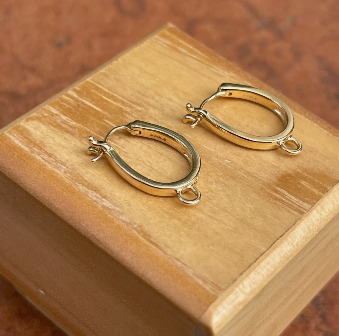14KT Yellow Gold Beaded Oval Hoop Earrings with Closed Ring