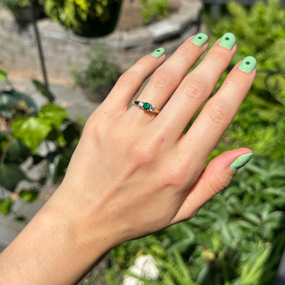 Estate 18KT Yellow Gold Round .33 CT Emerald + Diamond ring