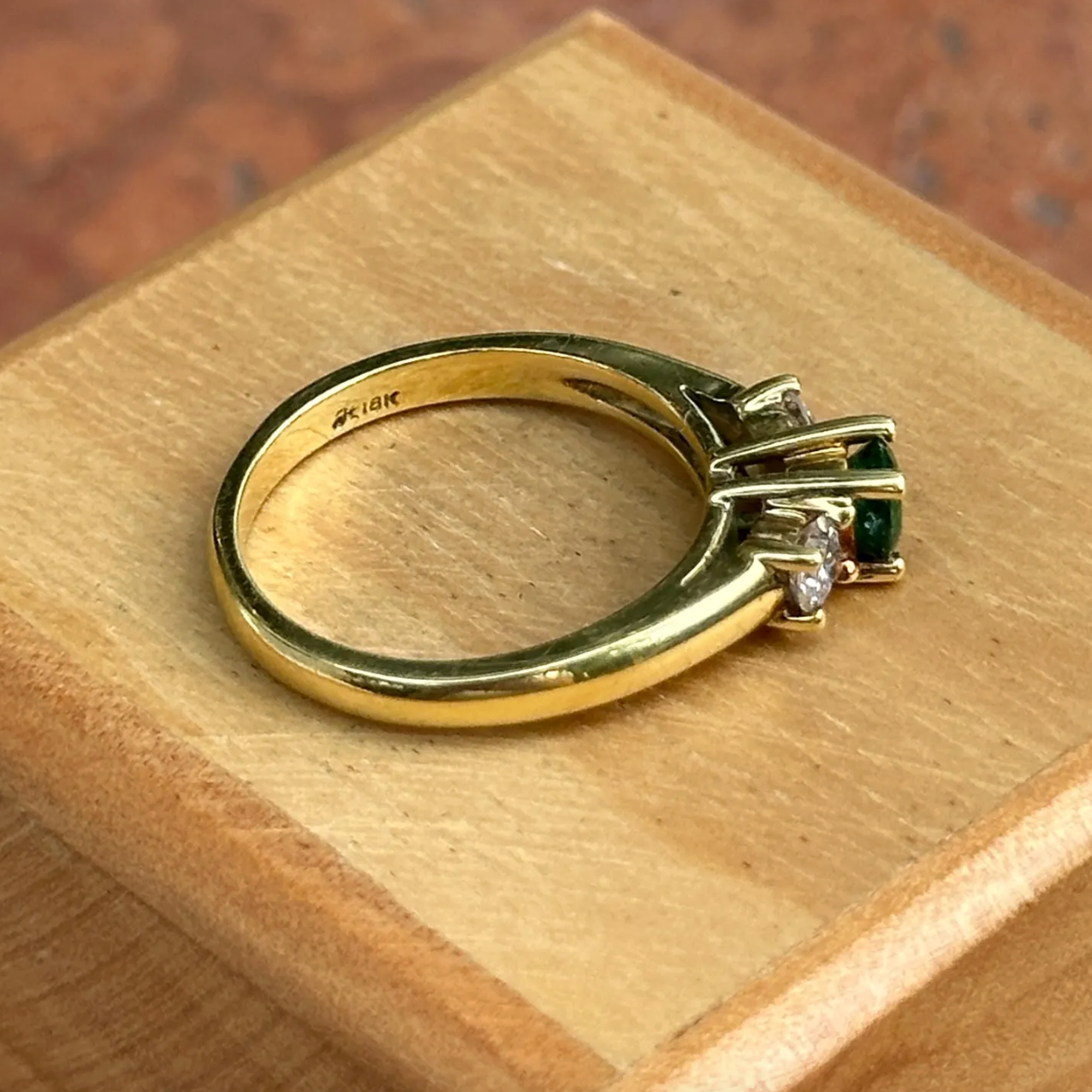 Estate 18KT Yellow Gold Round .33 CT Emerald + Diamond ring