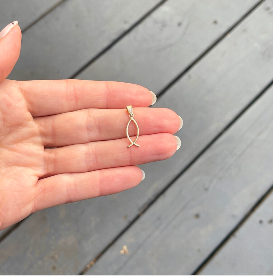 10KT Yellow Gold Fish Ichthus Jesus Vertical Pendant Charm 18mm