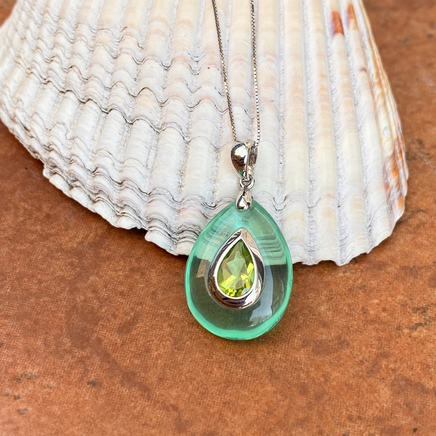 14KT White Gold Teardrop Green Peridot Resin Pendant Charm