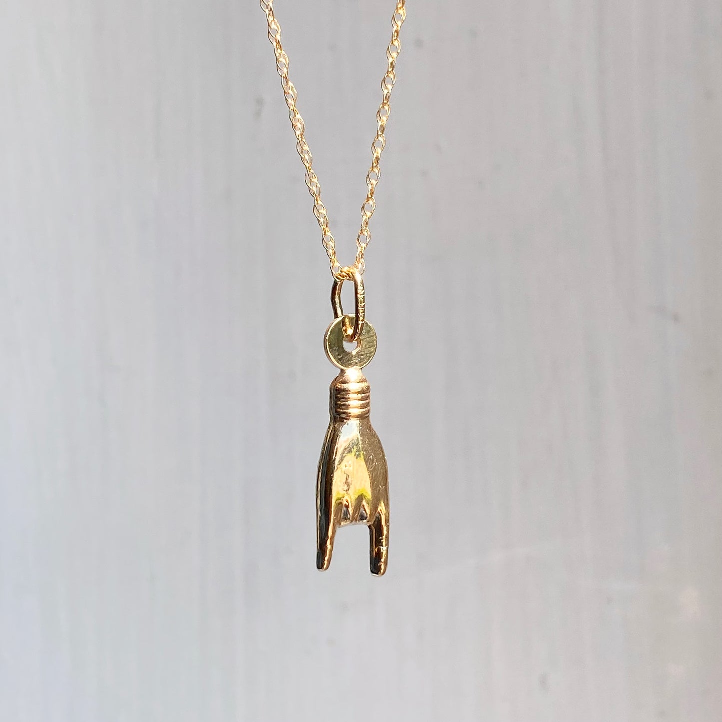 14KT Yellow Gold 3D Mano Hand Pendant Chain Necklace Various Lengths