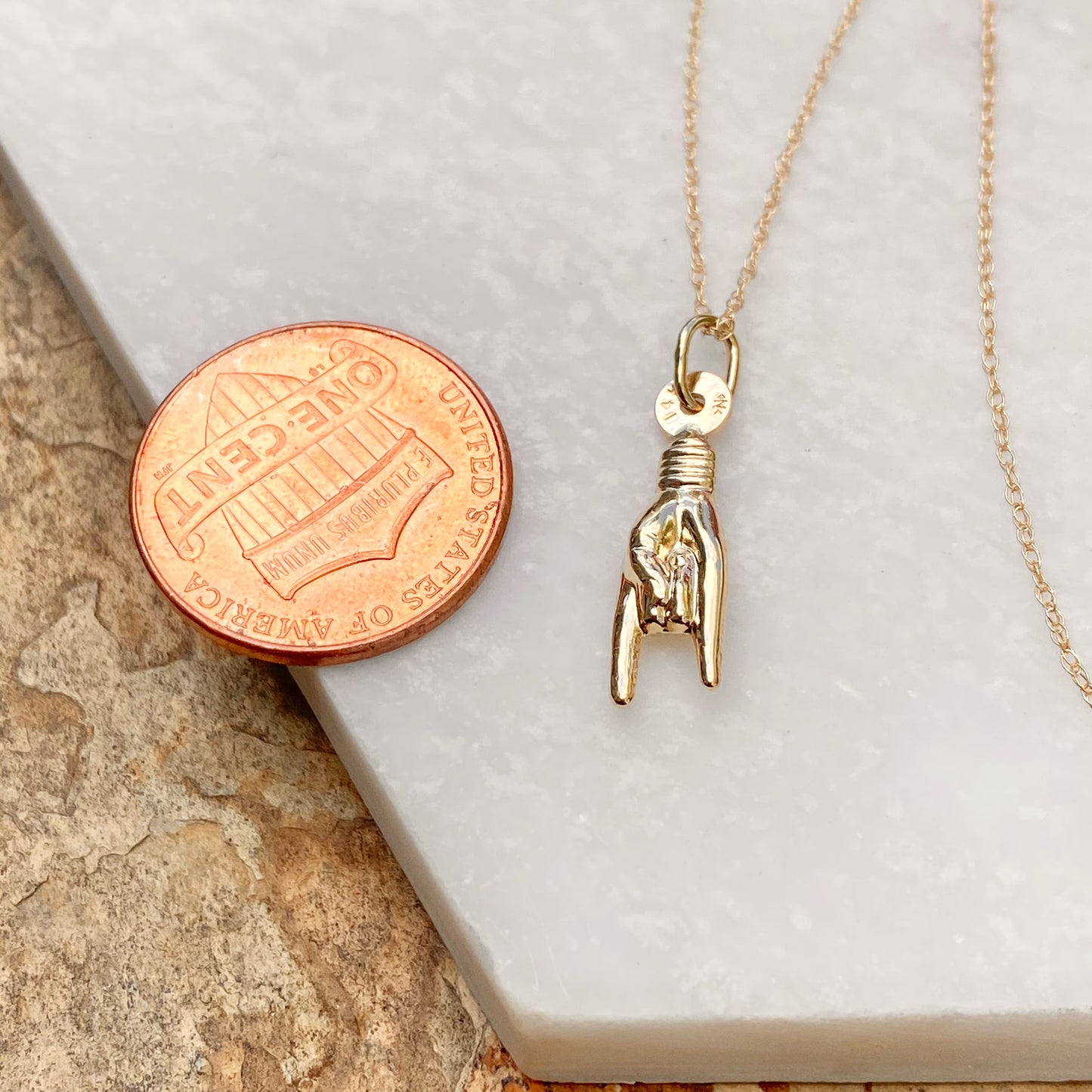 14KT Yellow Gold 3D Mano Hand Pendant Chain Necklace Various Lengths