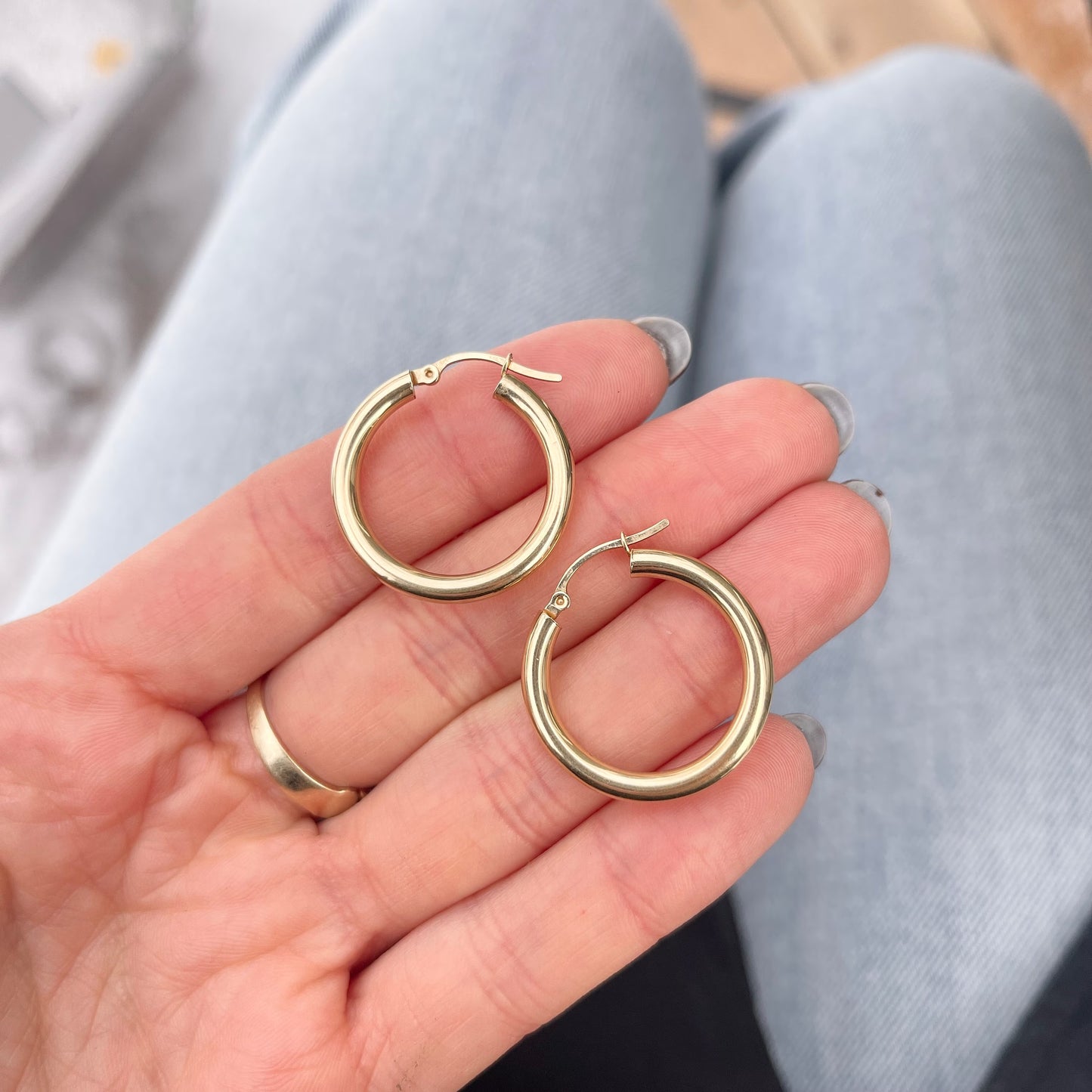 14KT Yellow Gold Shiny Hollow 3mm Tube Hoop Earrings 25mm