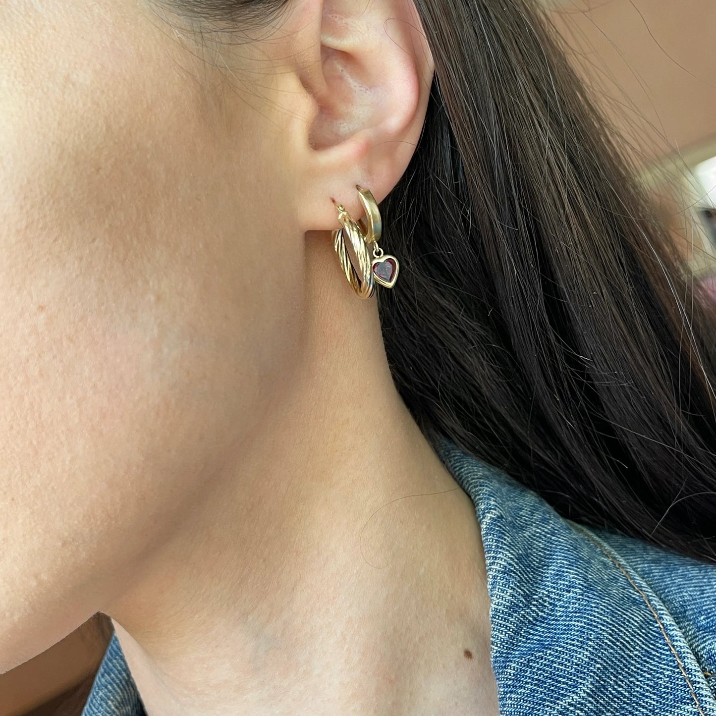 10KT Yellow Gold Polished Twisted 3mm Small Hoop Earrings 20mm