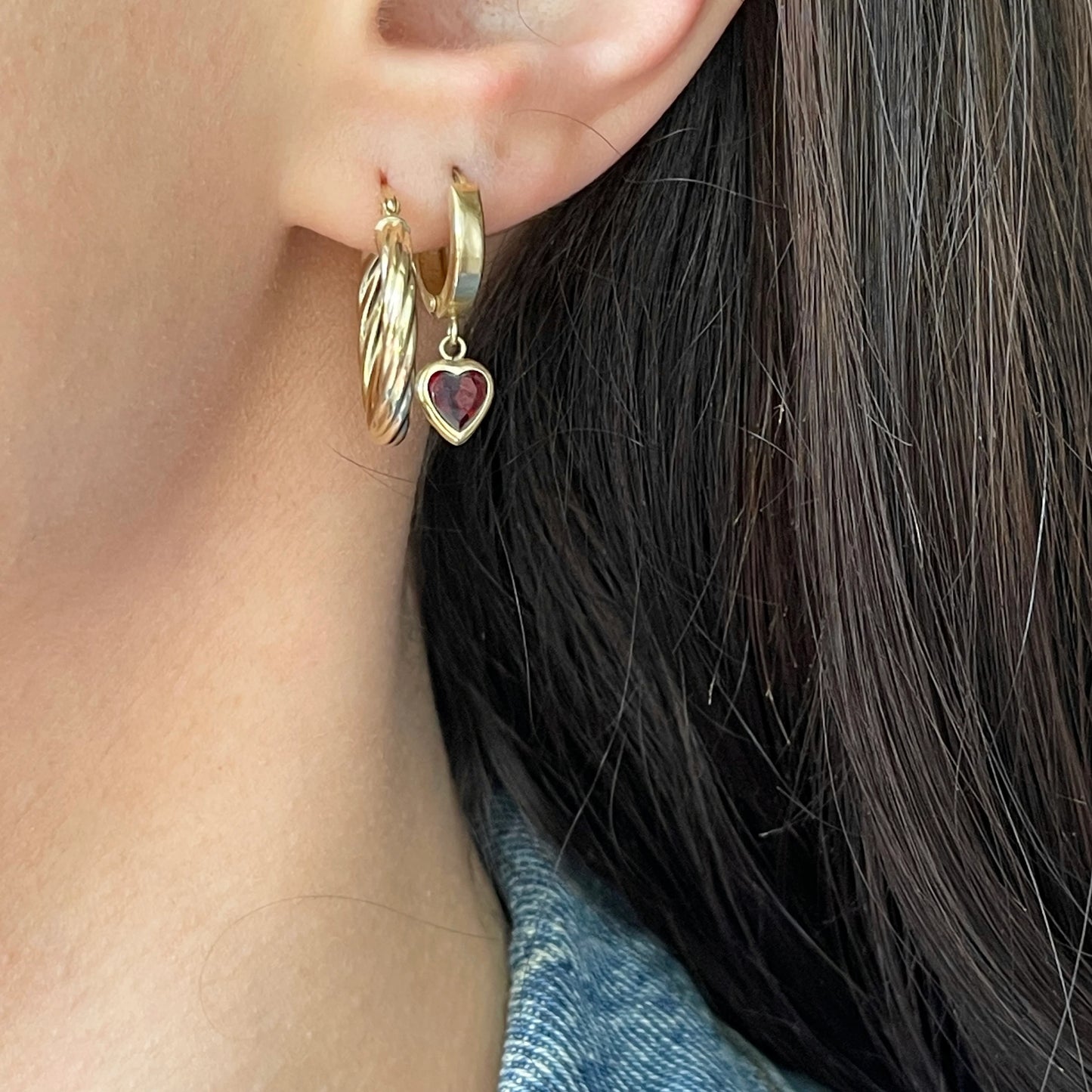 10KT Yellow Gold Polished Twisted 3mm Small Hoop Earrings 20mm