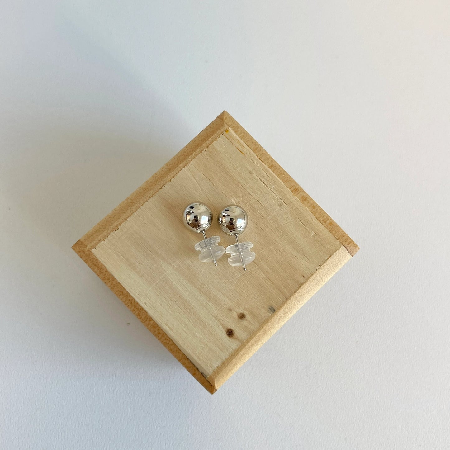 14KT White Gold Balls Shiny Finish Earrings 7mm