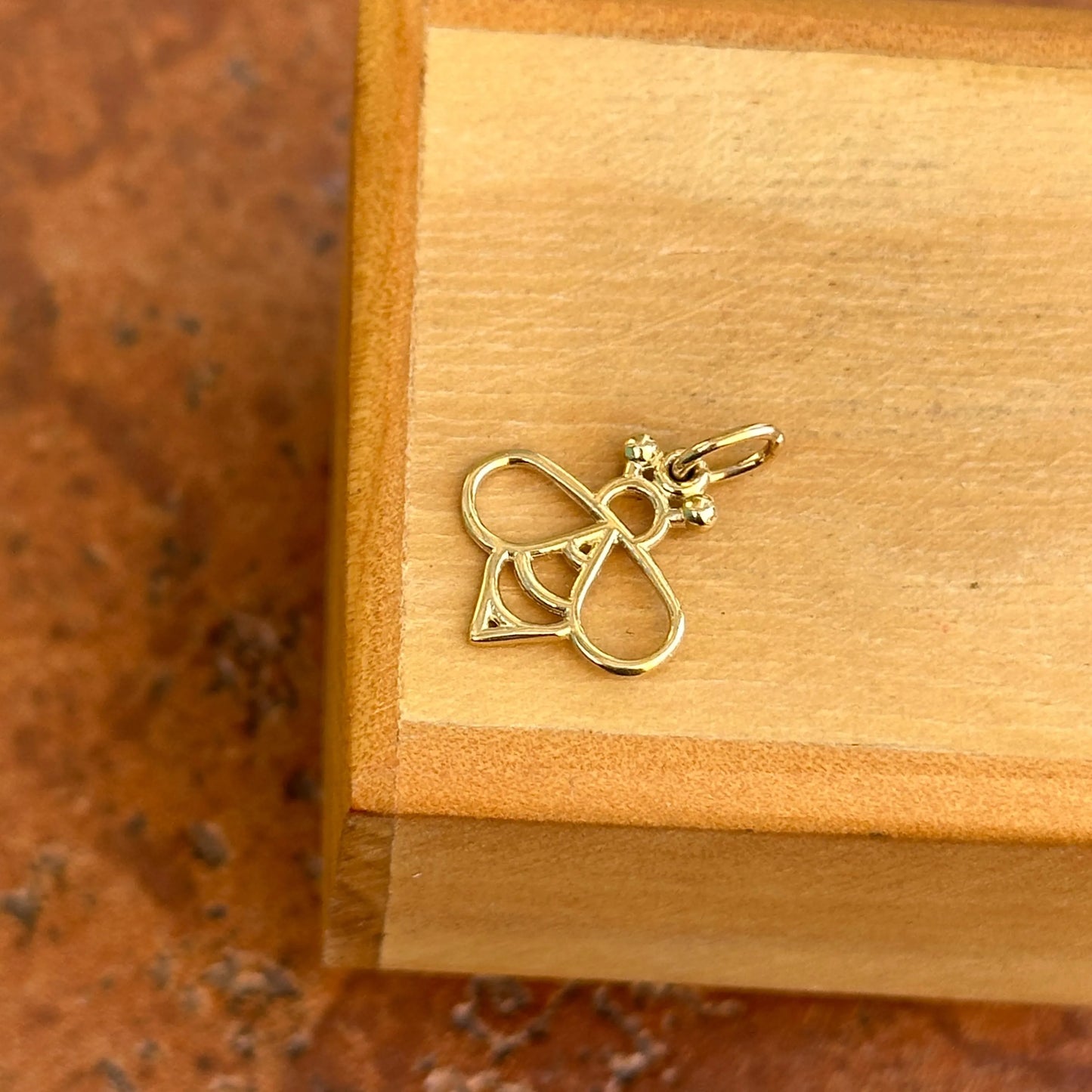14KT Yellow Gold Flat Bee Outline Pendant Charm Small 14mm