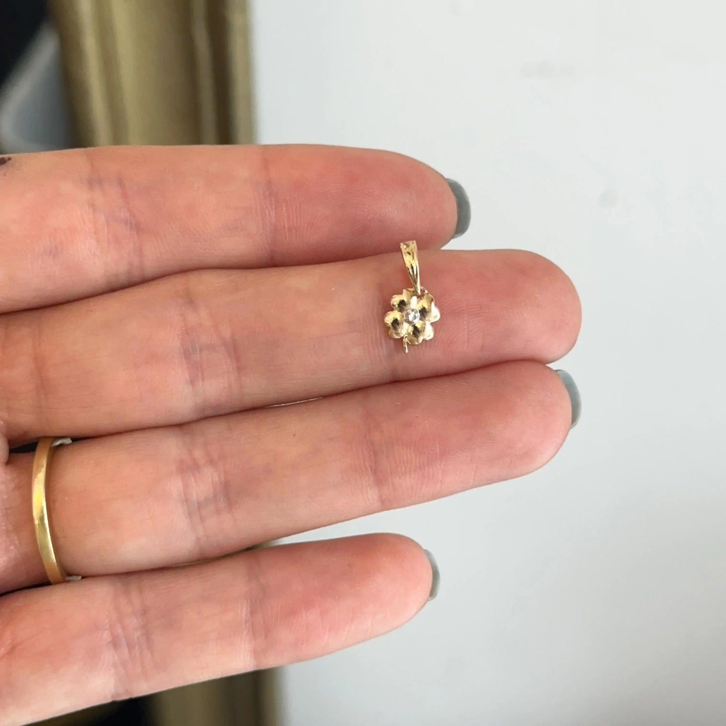 14KT Yellow Gold Diamond-Cut Detailed Clover Pendant