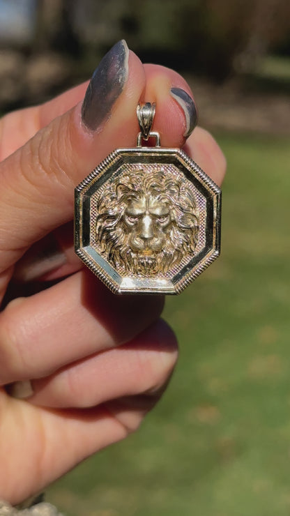 Estate 10KT Yellow Gold Lion Head Pendant