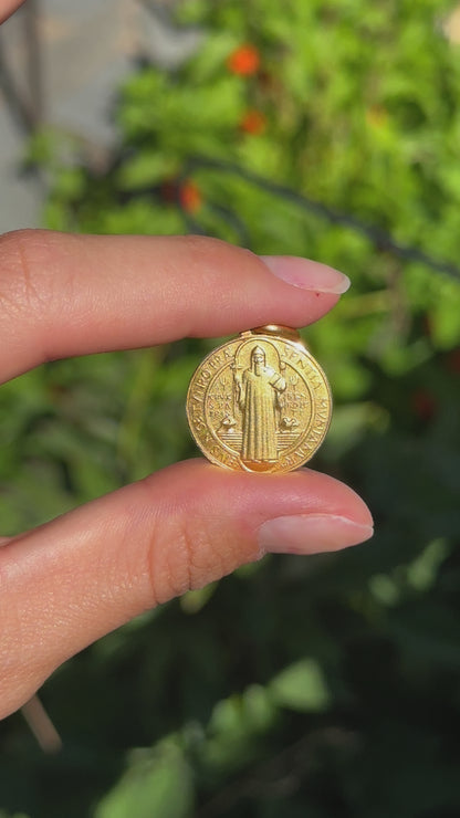 18KT Yellow Gold St Benedict Round Matte Medal Pendant 21mm