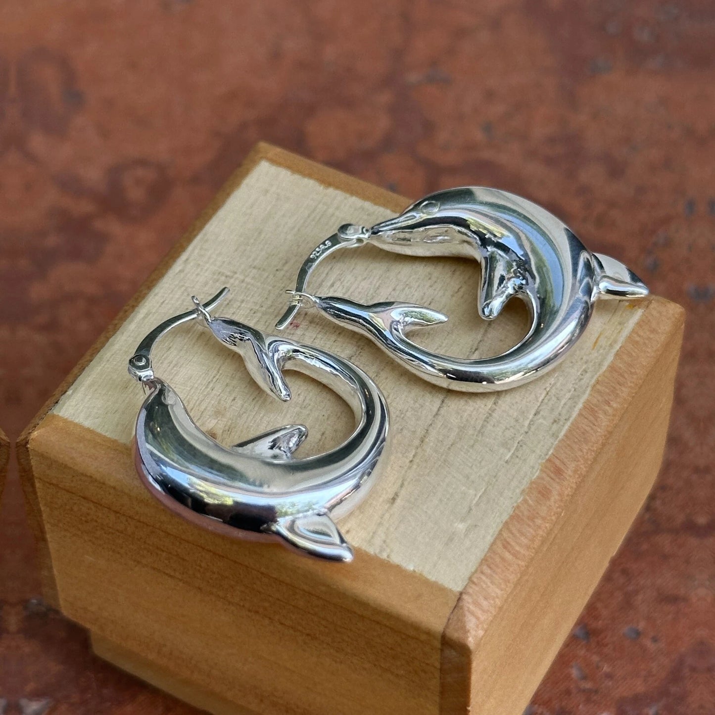 Sterling Silver Shiny Finish 3D Dolphin Design Hoop Earrings NEW Small 32mm