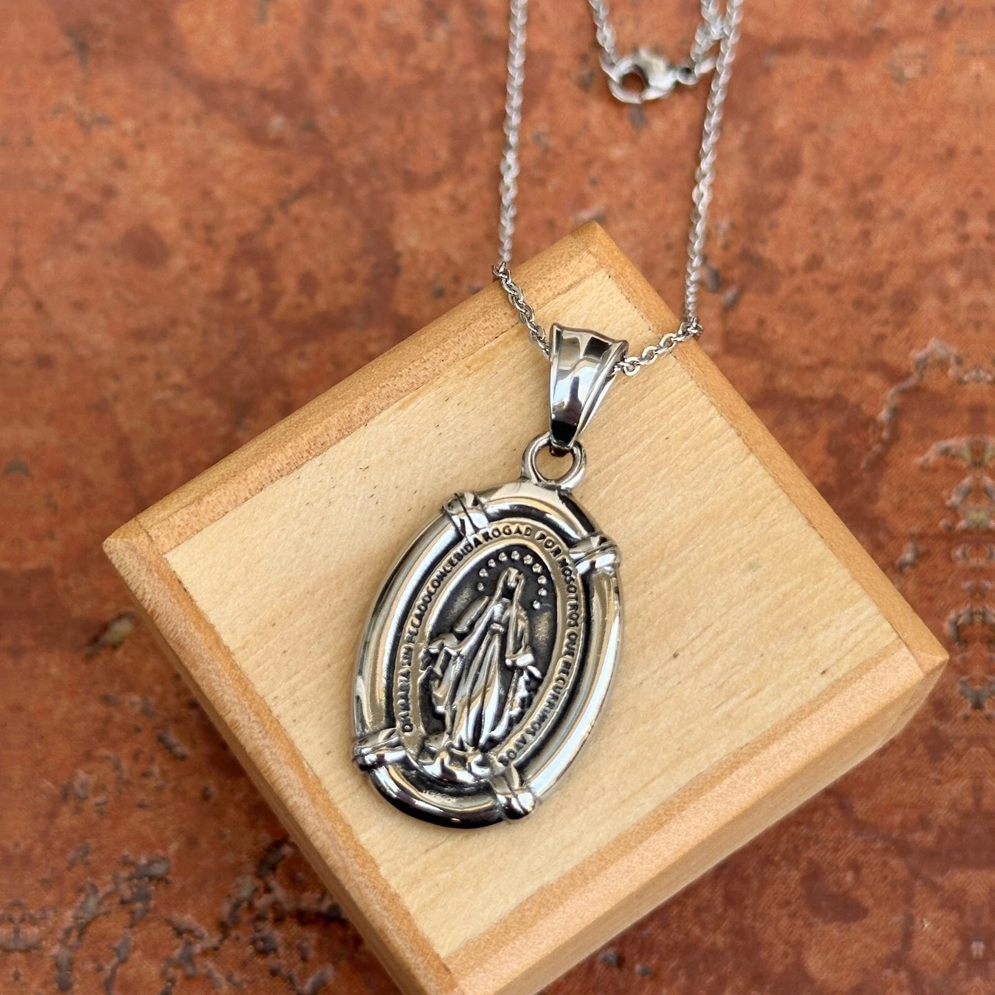 Stainless Steel Oval Spanish Miraculous Medal Pendant Chain Necklace 18" unisex